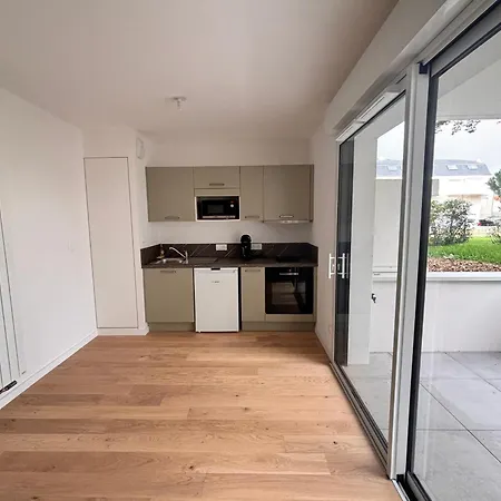 2 Pers. Avec Terrasse Et Parking En Neuve - Fr-1-197-642