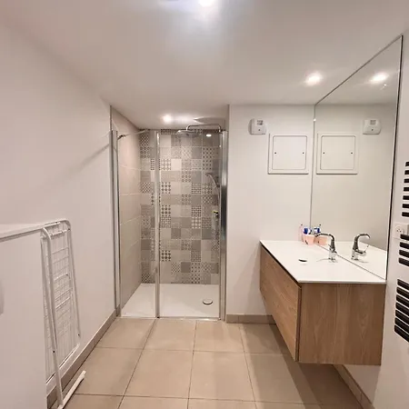 2 Pers. Avec Terrasse Et Parking En Neuve - Fr-1-197-642 شقة
