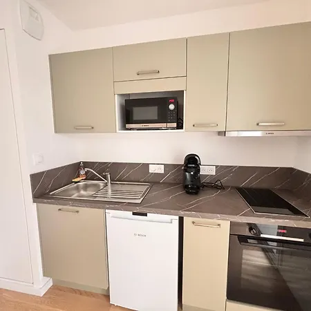 2 Pers. Avec Terrasse Et Parking En Neuve - Fr-1-197-642 شقة لي سابلِ دولونْ