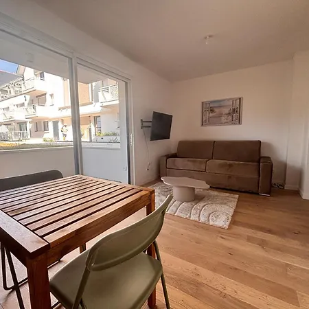 2 Pers. Avec Terrasse Et Parking En Neuve - Fr-1-197-642